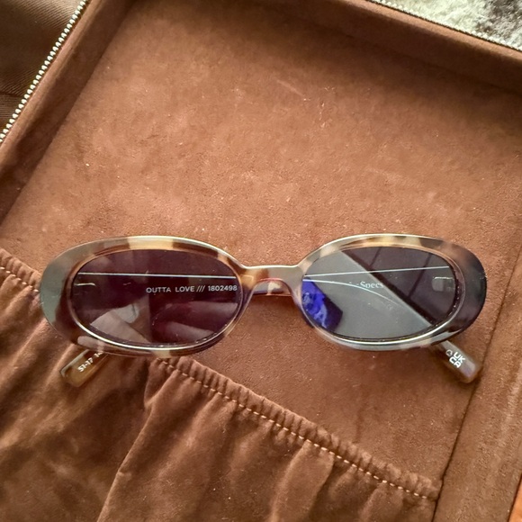 Le Specs Brown Sunglasses Classic Style - Picture 2 of 3